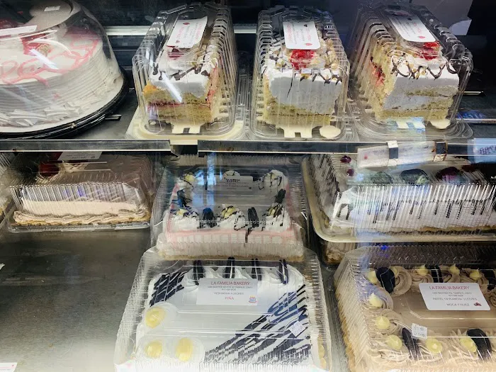 La Familia Bakery Picture 8
