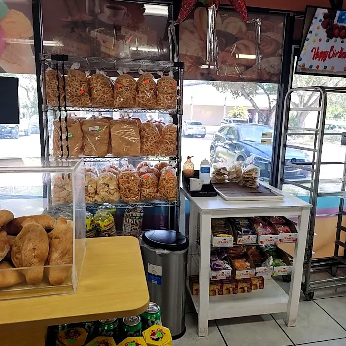 La Familia Bakery Picture 7