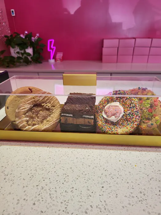 Bake'n Babes To Go Picture 10
