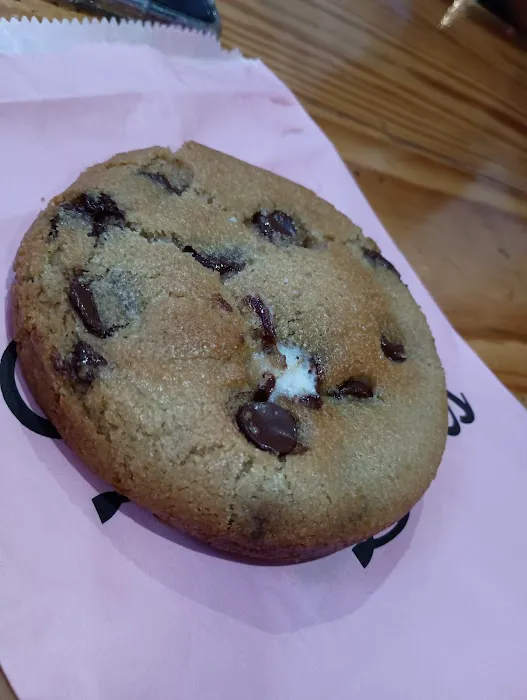 Bake'n Babes To Go Picture 9