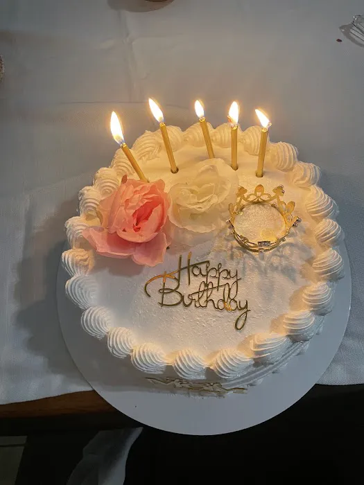 Madelyn's bakery Picture 5