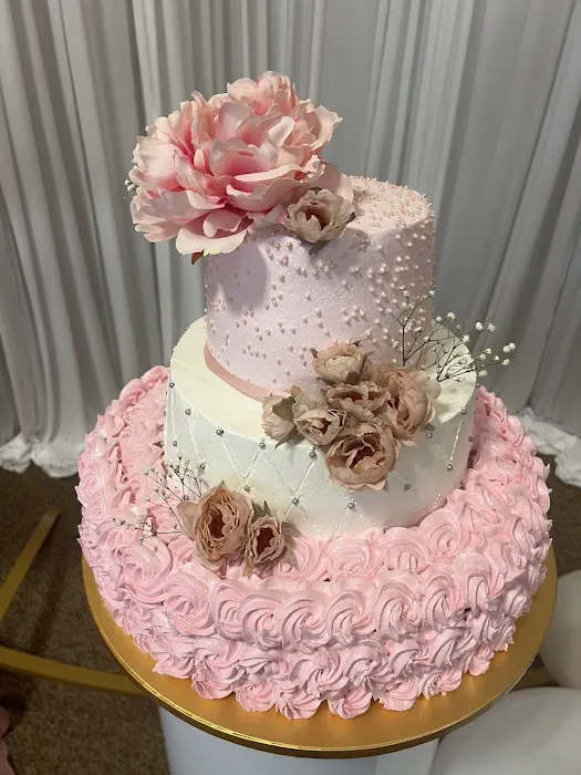 Madelyn's bakery Picture 2