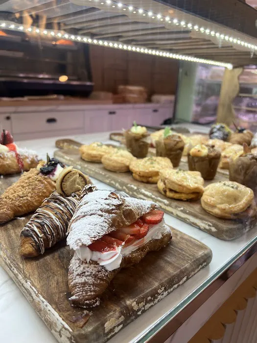 Kinkas Bakery Cafe Picture 2