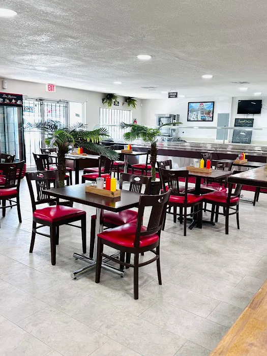 Los Vecinos Market & Bakery Picture 2