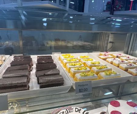 Los Vecinos Market & Bakery