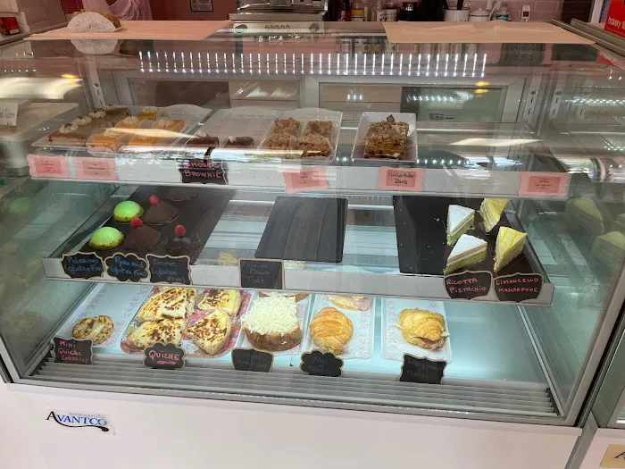 Pink Door Bakery Picture 3