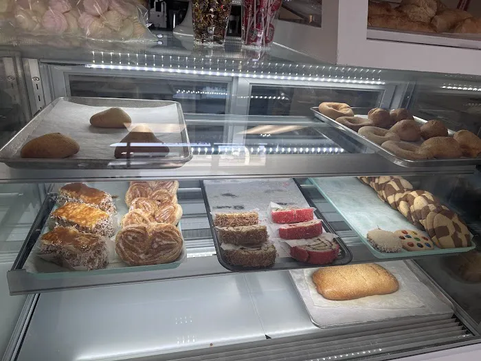 El Parcero Bakery Picture 5