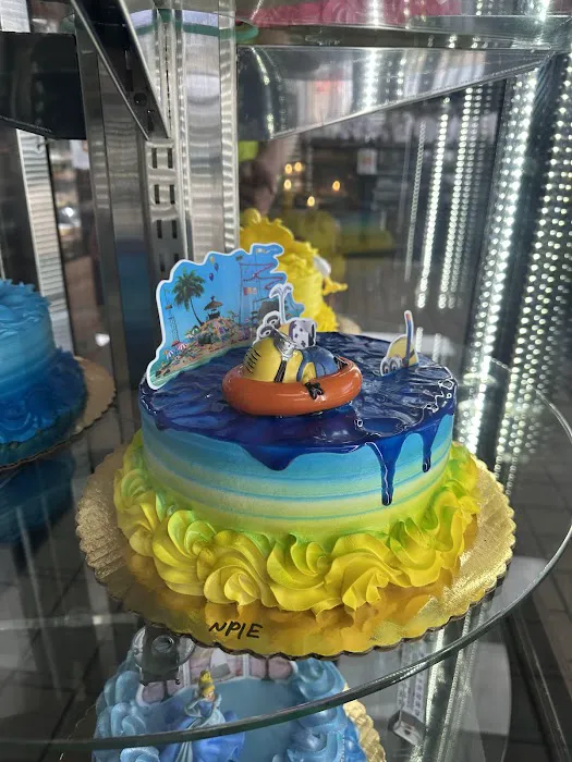 Maikel's Florida Bakery Picture 3