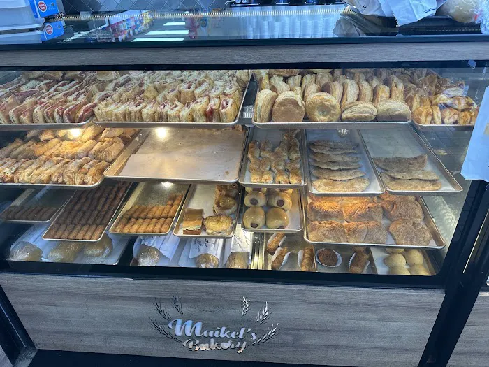 Maikel's Florida Bakery Picture 4