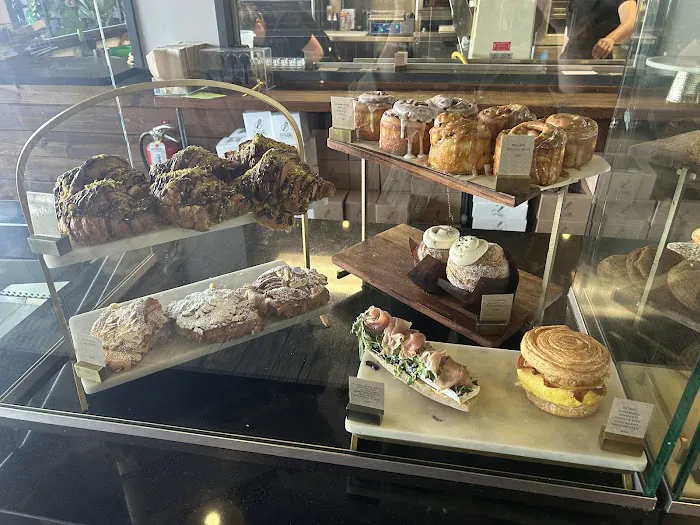 Sucré Table Picture 7