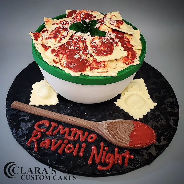 Claras custom cakes Picture 4