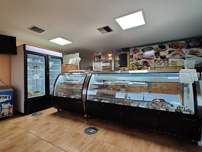 Curbelo's Bakery Picture 1