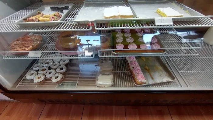 Curbelo's Bakery Picture 6