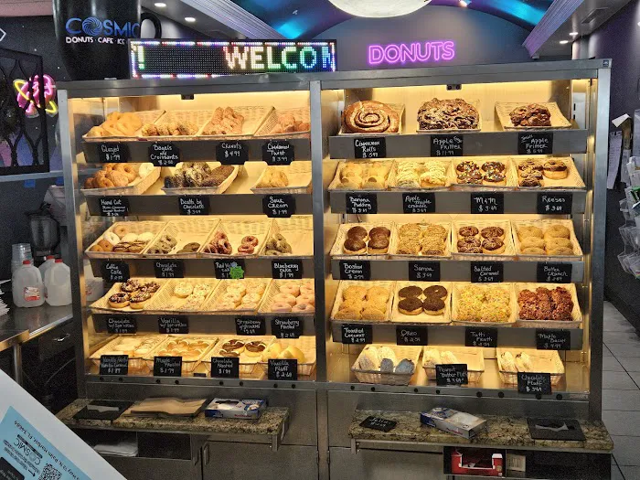 Cosmic Donuts Bakery & Cafe Picture 4
