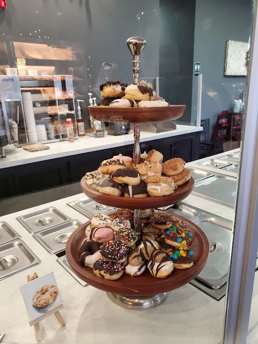 Cosmic Donuts Bakery & Cafe Picture 10