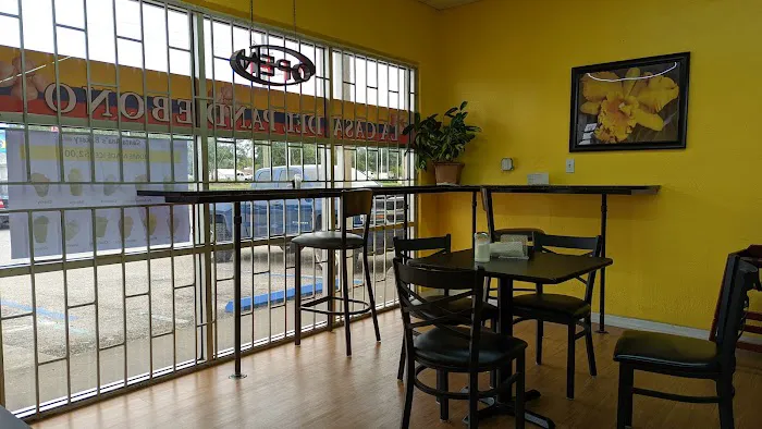 Santa Ana's Colombian Bakery & Sandwich Shop Picture 4