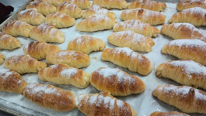 Chef’s Restaurant & Bakery Picture 1