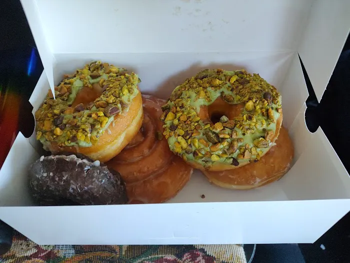 D&E Donuts Picture 3