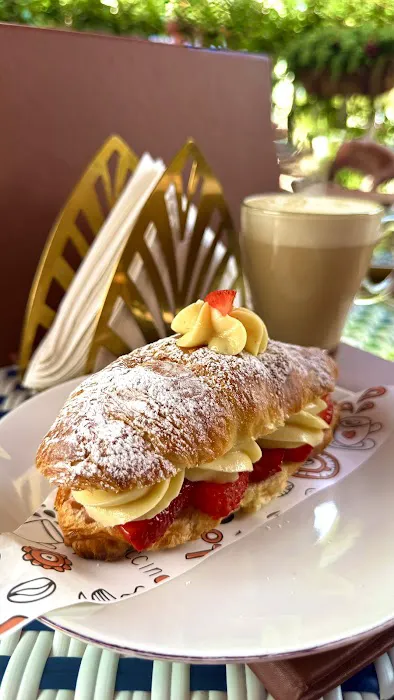 Le Belleair Cafe Picture 7