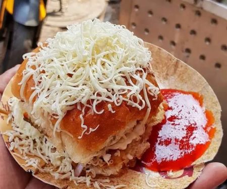 Shree mhalaxmi vada pava and dabeli