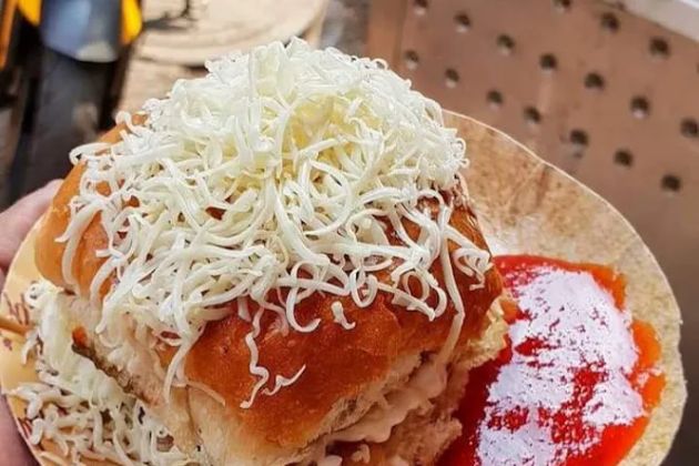Shree mhalaxmi vada pava and dabeli