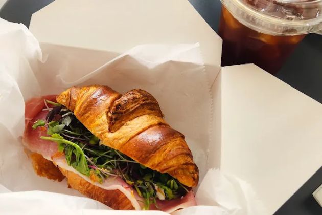 Le Mèrle Coffee Bar & Bakery