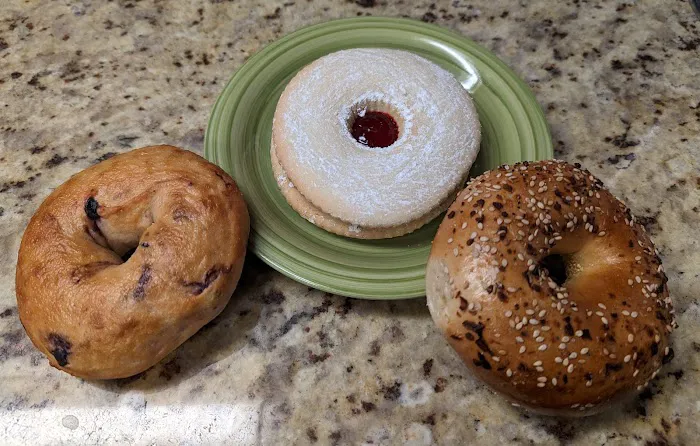 Stew's House of Bagels Picture 9