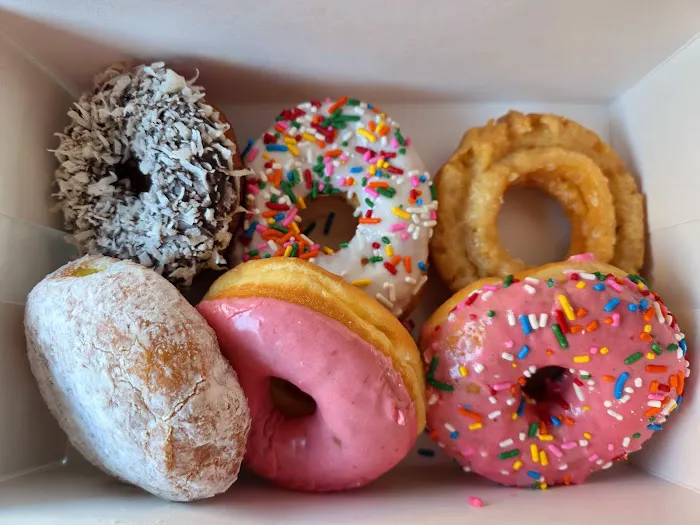 Fray's Donut House Picture 10