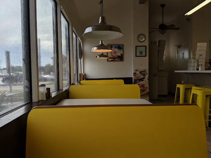 Fray's Donut House Picture 9