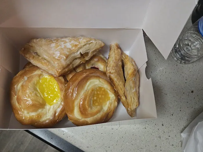Fray's Donut House Picture 8