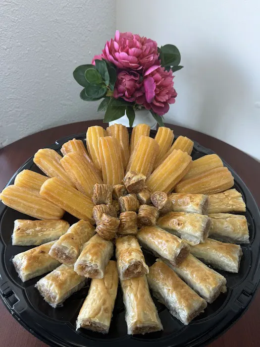 Lila CAKES & CATERING Picture 2