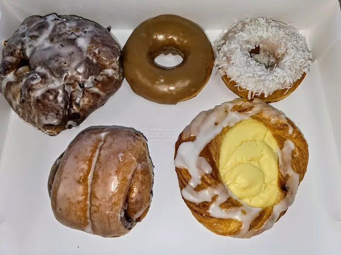 Donuts Pies & More Picture 8