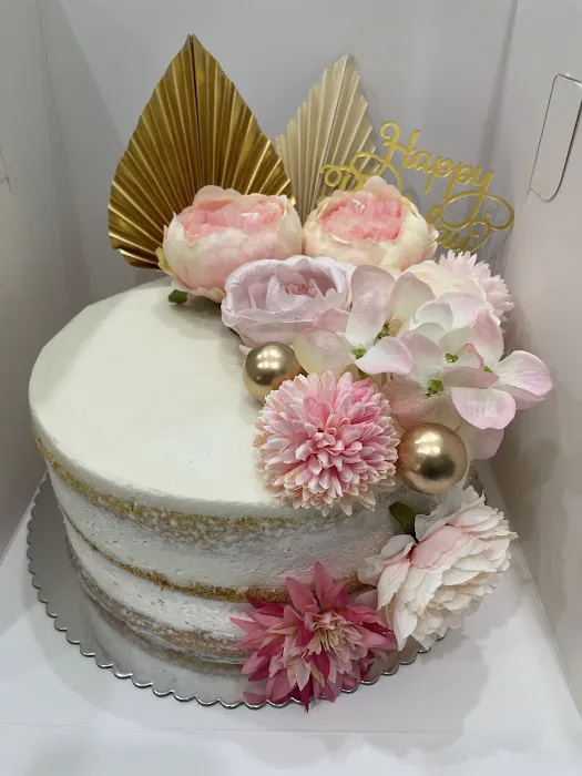 Corina's Cakes and Bakes Picture 10