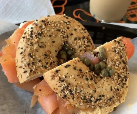 Bellau2019s Bagels and Cafe!!!