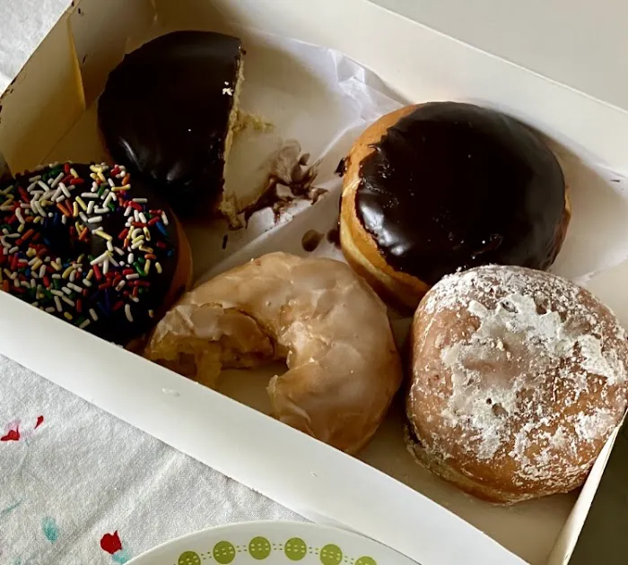 Heavenly Donuts Sweets & Eats Picture 8