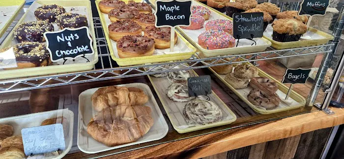 Heavenly Donuts Sweets & Eats Picture 4