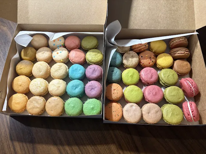 Le Macaron French Pastries Picture 5