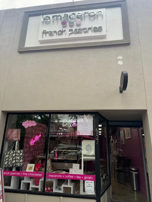 Le Macaron French Pastries Picture 3