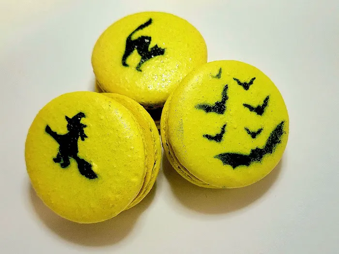 Moonlit Macarons Picture 1