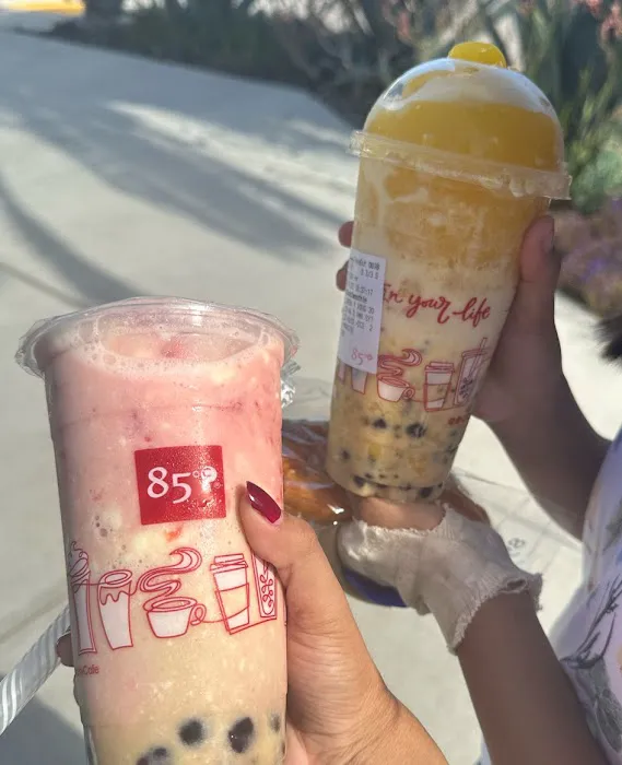 85°C Bakery Cafe - Cupertino Picture 5