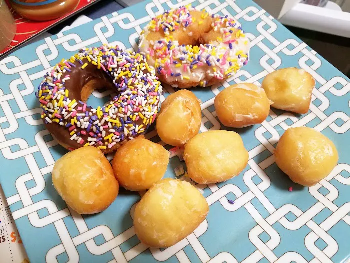 Bernal Bagel & Donut Picture 2