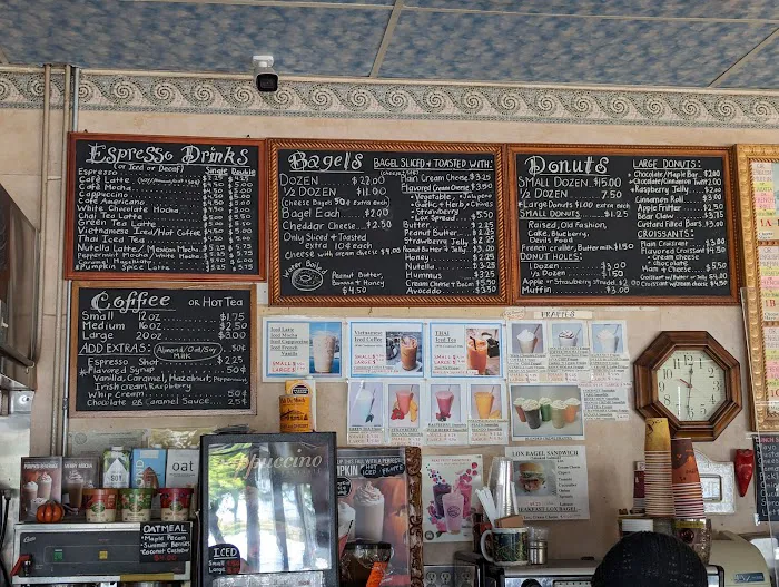 Bernal Bagel & Donut Picture 5