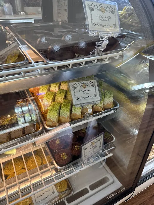 Kandoo Cafe & Custom Cakes Picture 4