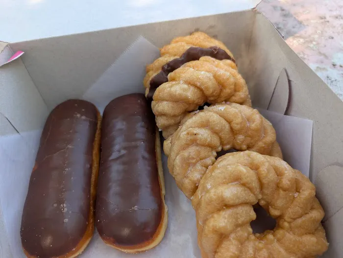 Maple leaf Donuts Picture 9