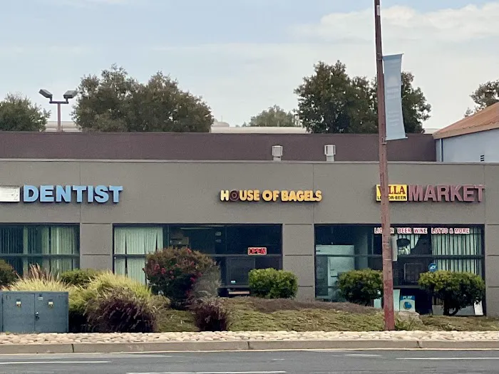 House of Bagels Picture 10