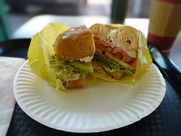 House of Bagels Picture 5