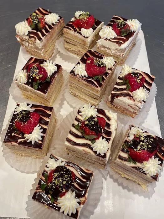 Haleh Pastry and cafe Picture 8