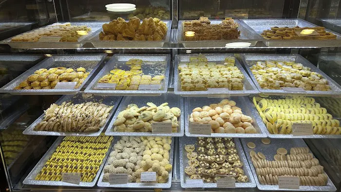 Haleh Pastry and cafe Picture 2