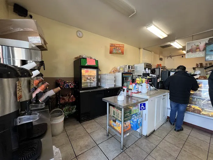 Delizias Bakery Picture 6