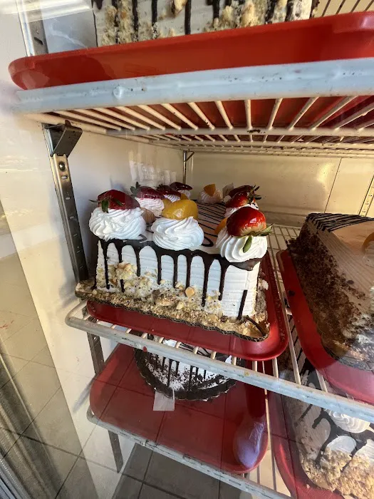 Delizias Bakery Picture 4